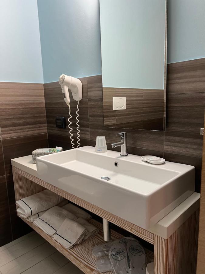 Tabu Hotel Porto Cesareo Kültér fotó