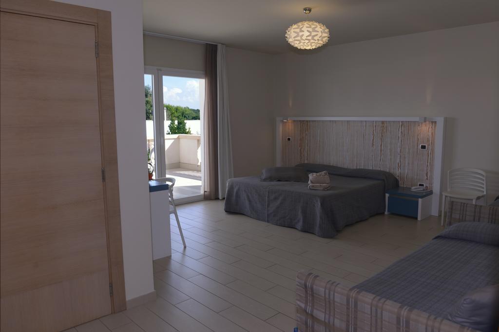Tabu Hotel Porto Cesareo Kültér fotó